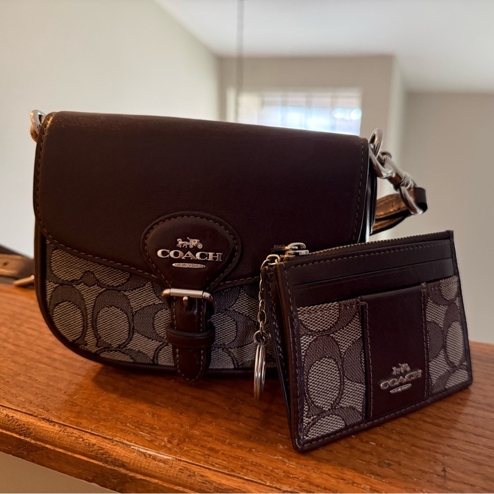 Like New! Coach CU982 Amelia mini saddle bag/ Skinny ID Case in Silver and Oak